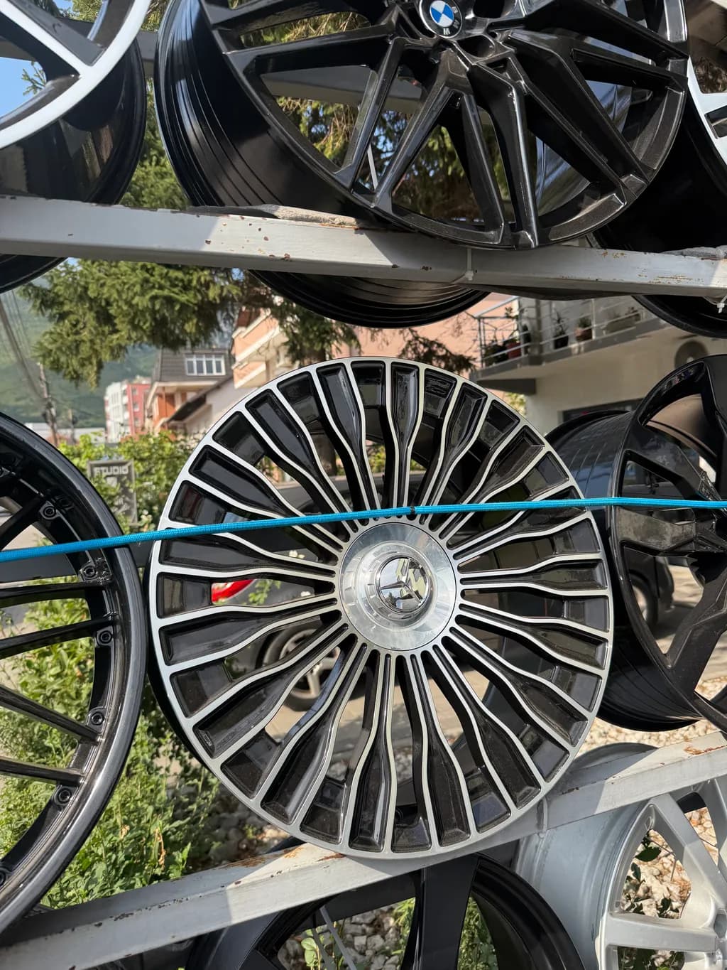 Car Rim Display