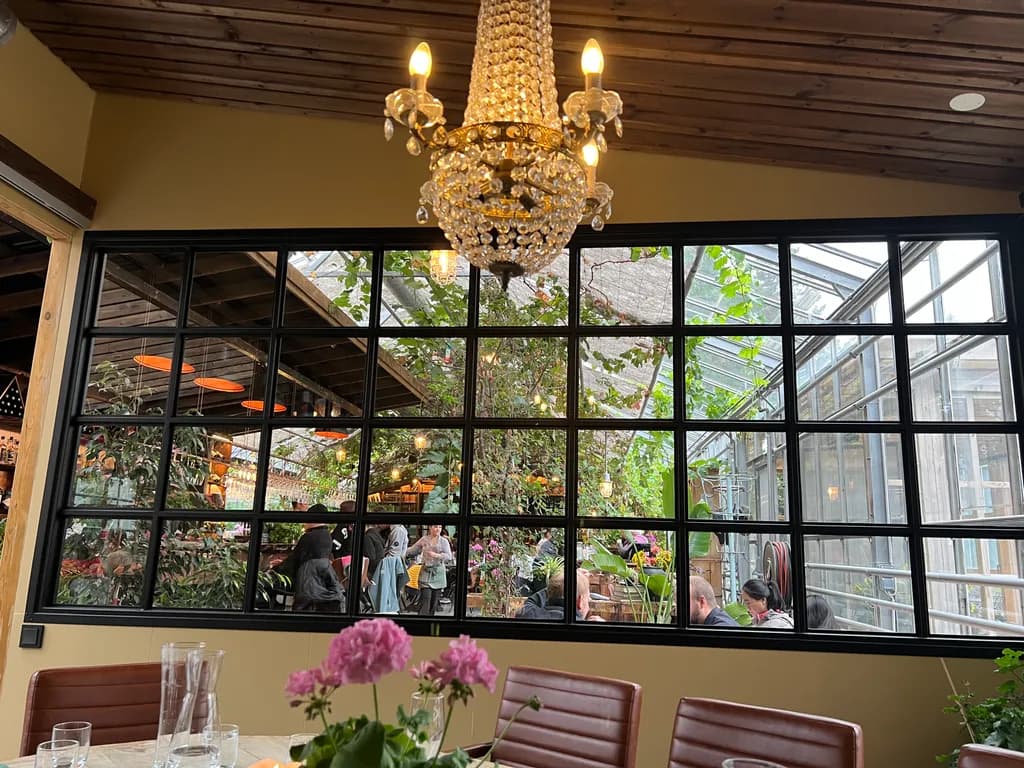 Glasshouse Chandelier-vesm