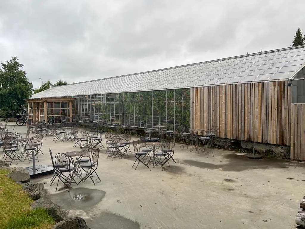 Greenhouse Courtyard Café