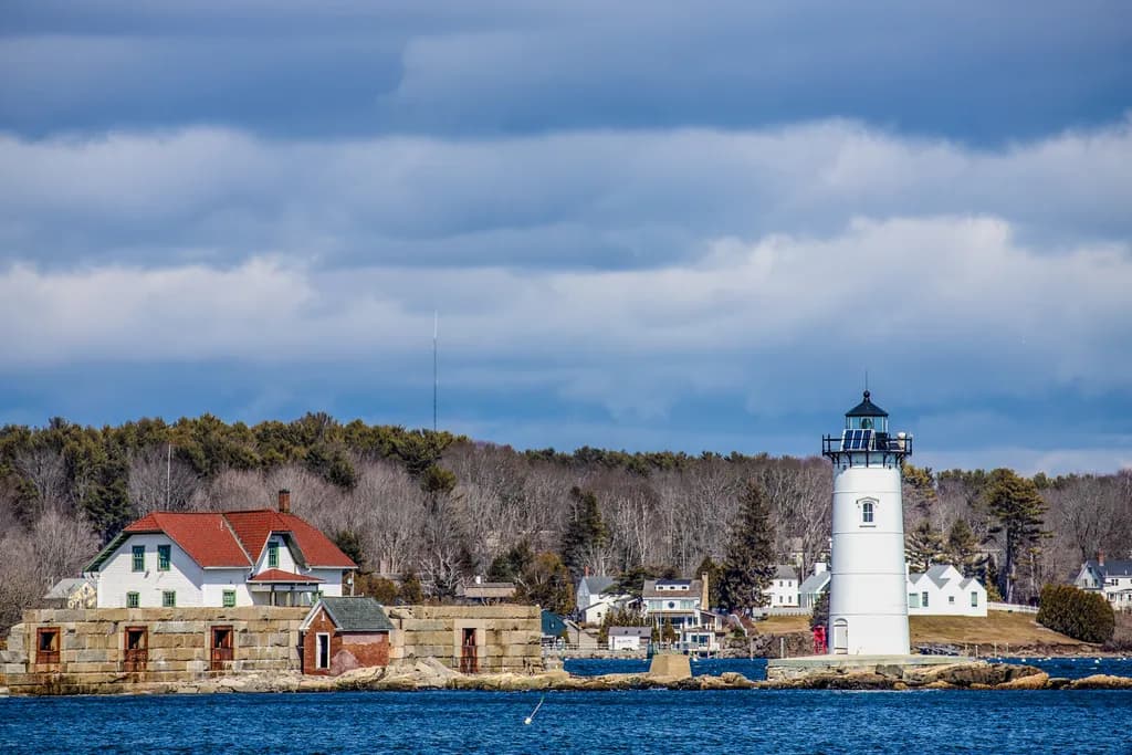 Fort Constitution & Coast Guard Lighthouse, Portsmouth, NH