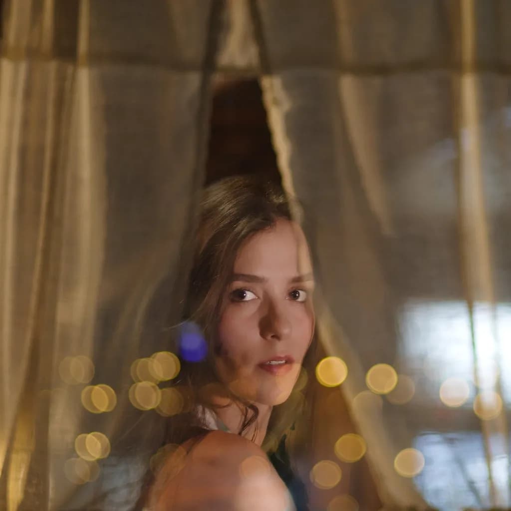 Curtained Gaze