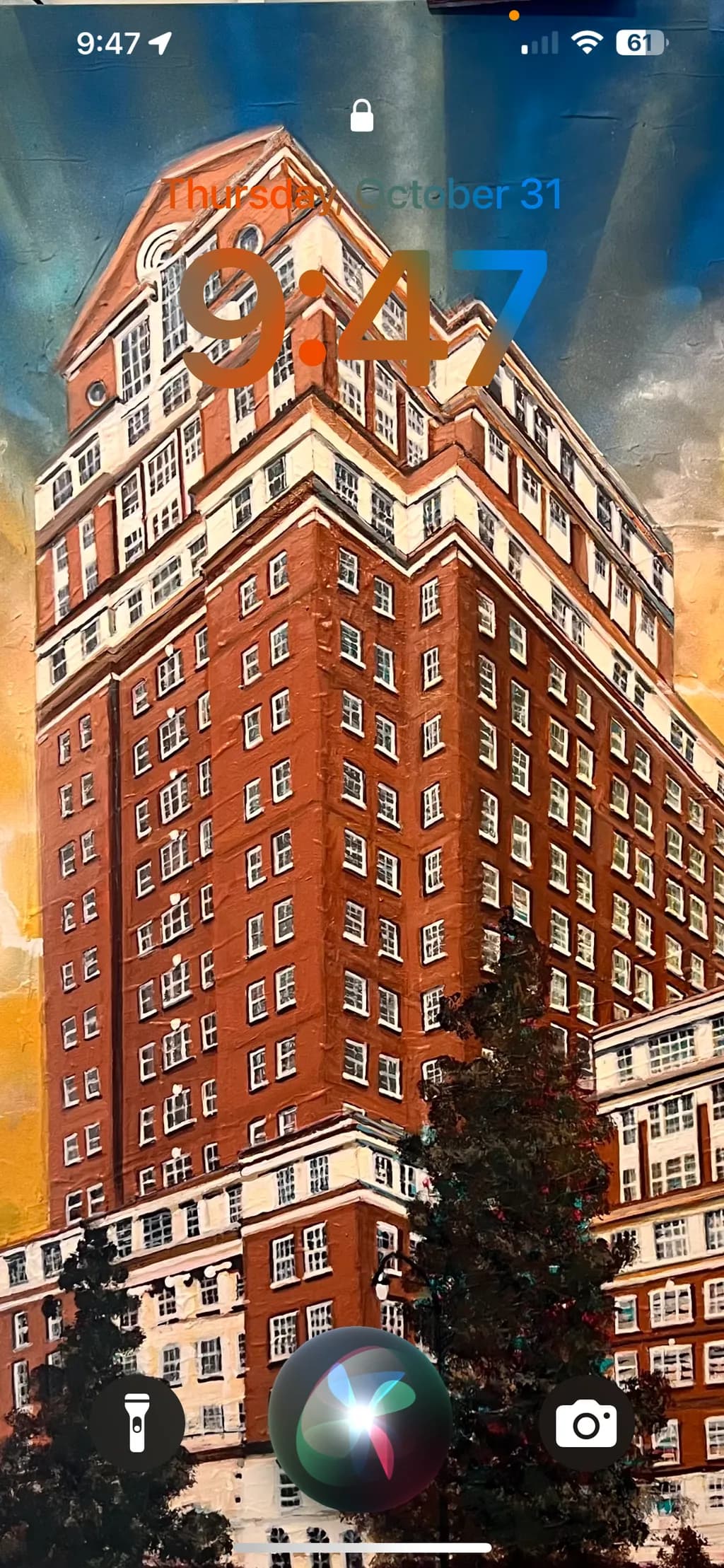 Urban Elegance: A Captivating View of Architectural Grandeur at Dusk