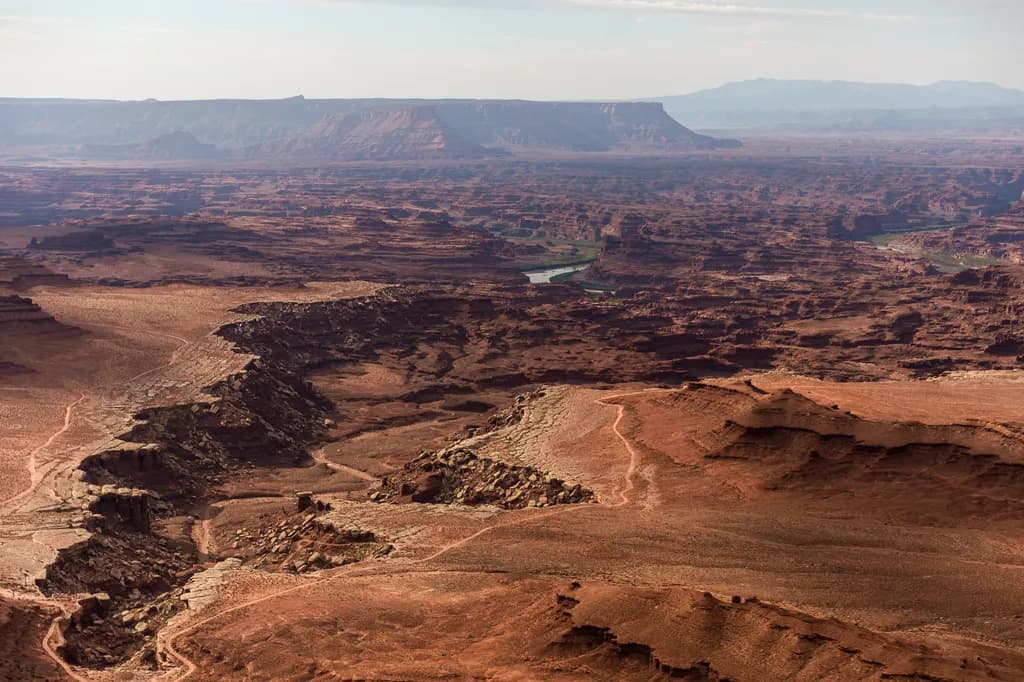 Endless Horizons: A Journey Through the Arid Desert Landscape