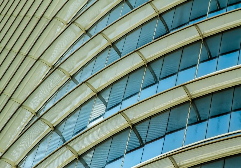 Curved Reflections: The Dance of Light and Structure in Modern Architecture