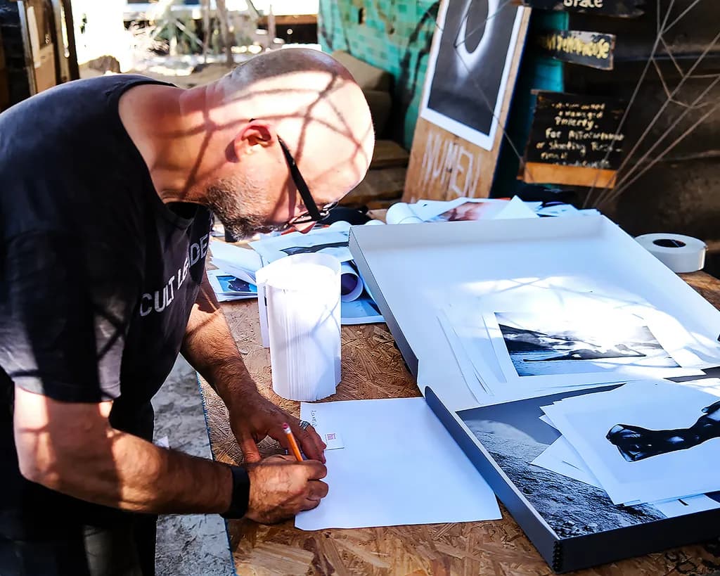 Art Signing Session