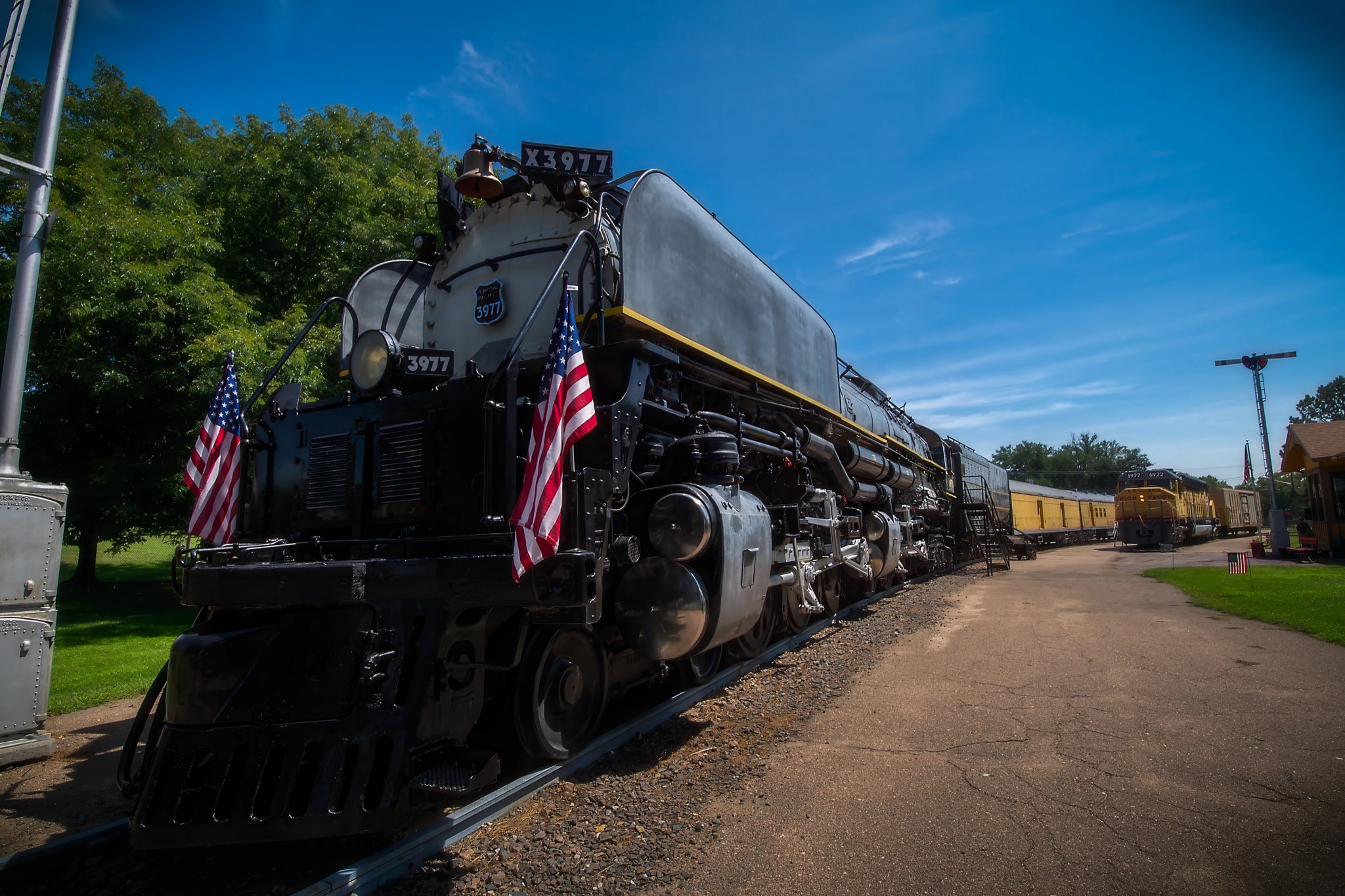 Locomotive 3977: American Rails