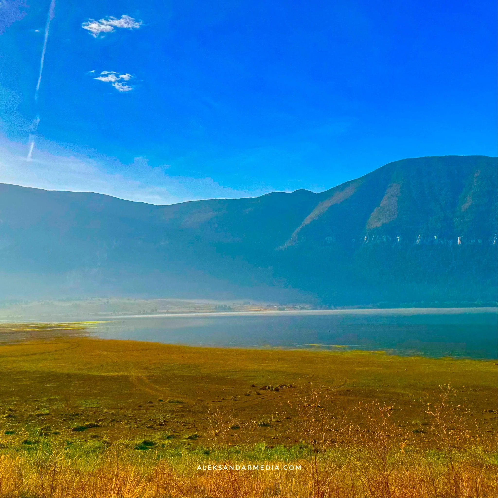 Mountain Lake Horizon