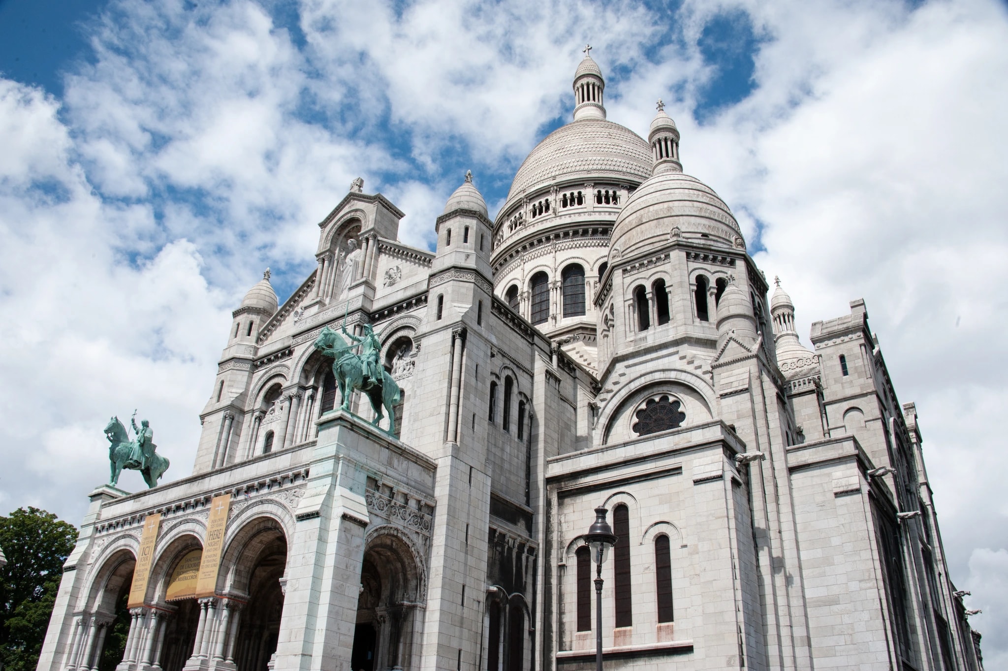 Sacré-Cœur Under Paris Skies