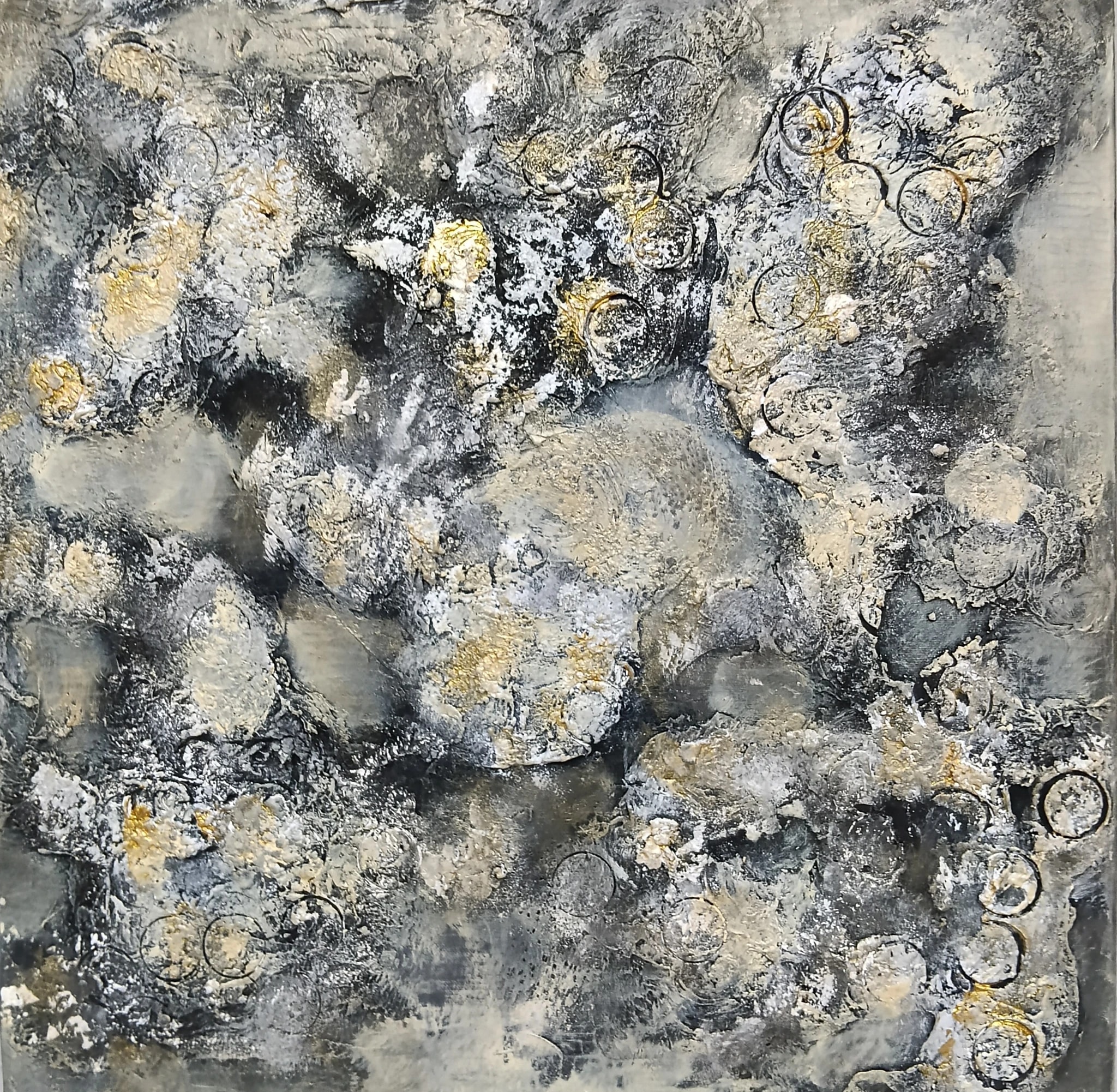 Charcoal Gold Circles