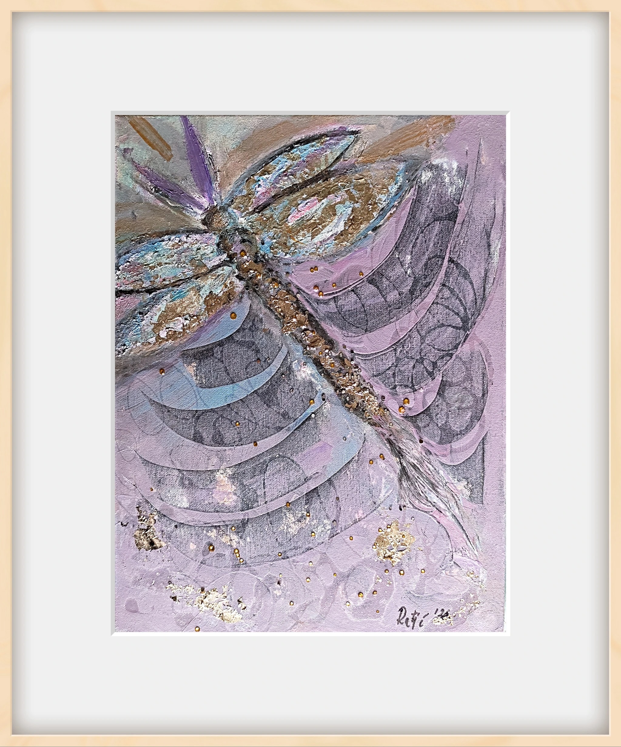 Dragonfly in Lilac Tones