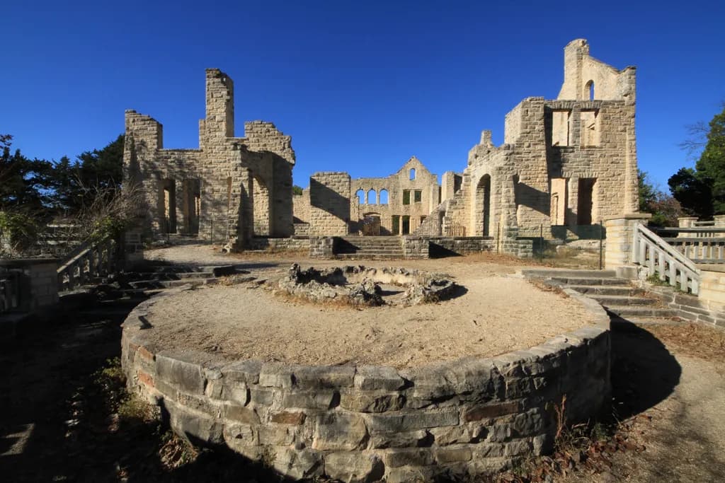 Whispers of Time: The Enigmatic Ruins of Forgotten Architecture