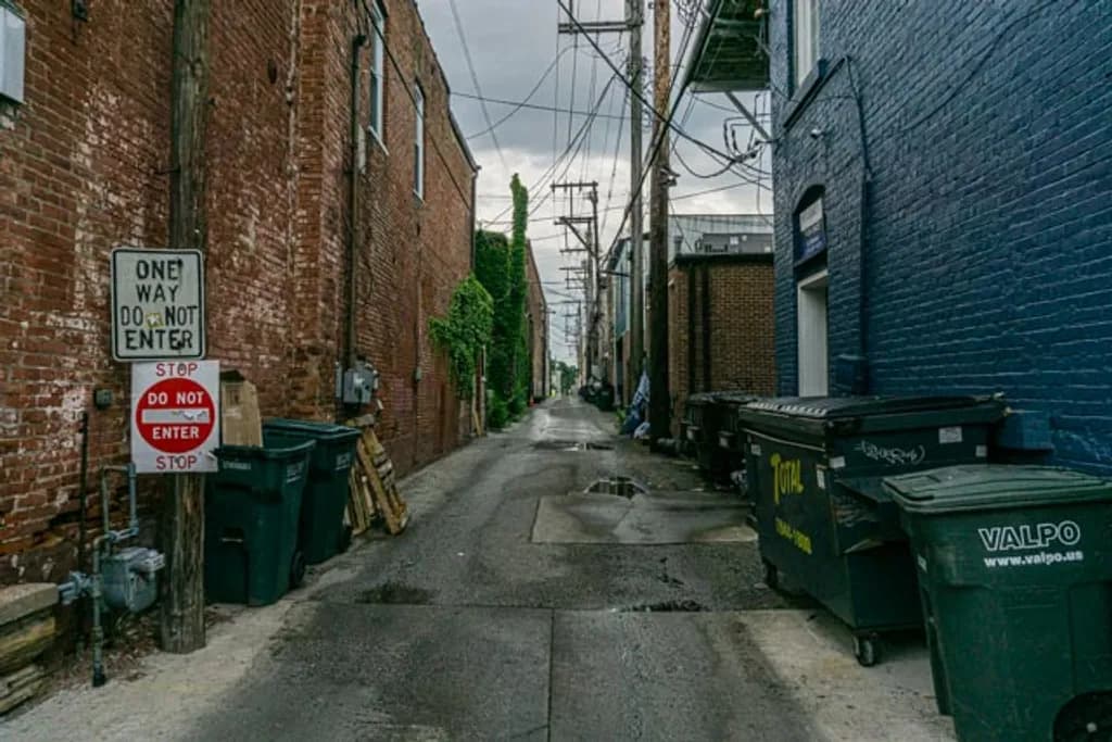 Urban Alleyway