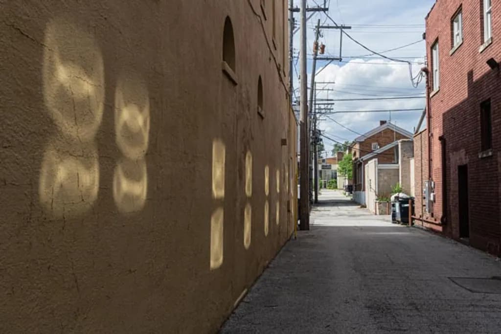 Alleylight Reflections
