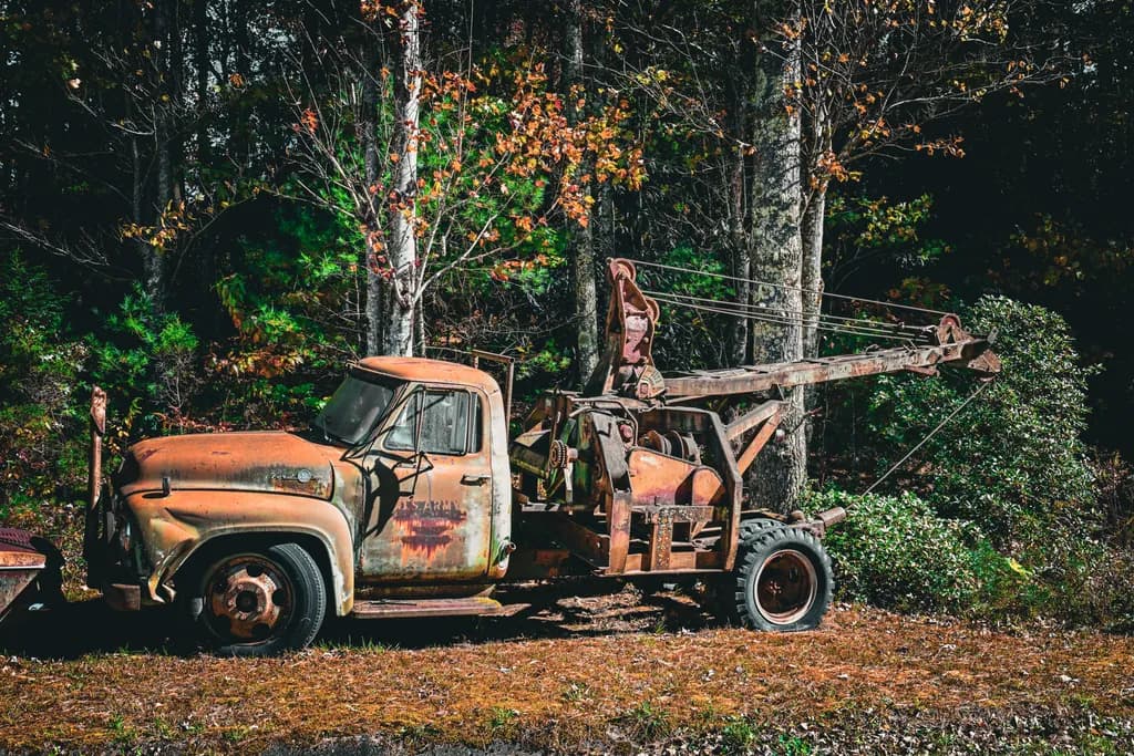 Ford F600 Rusted Tow Truck