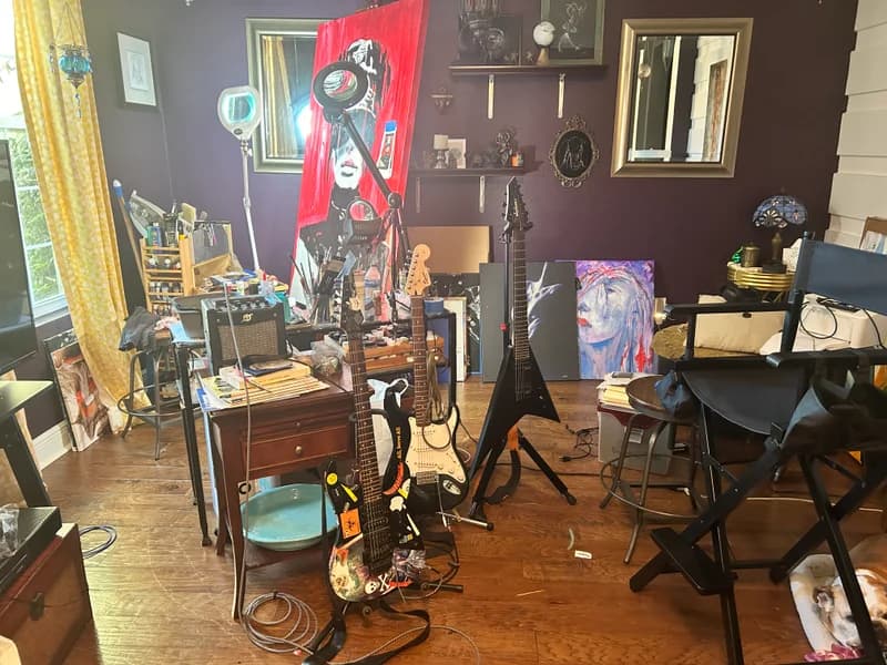 I can create anywhere 🎨🎸