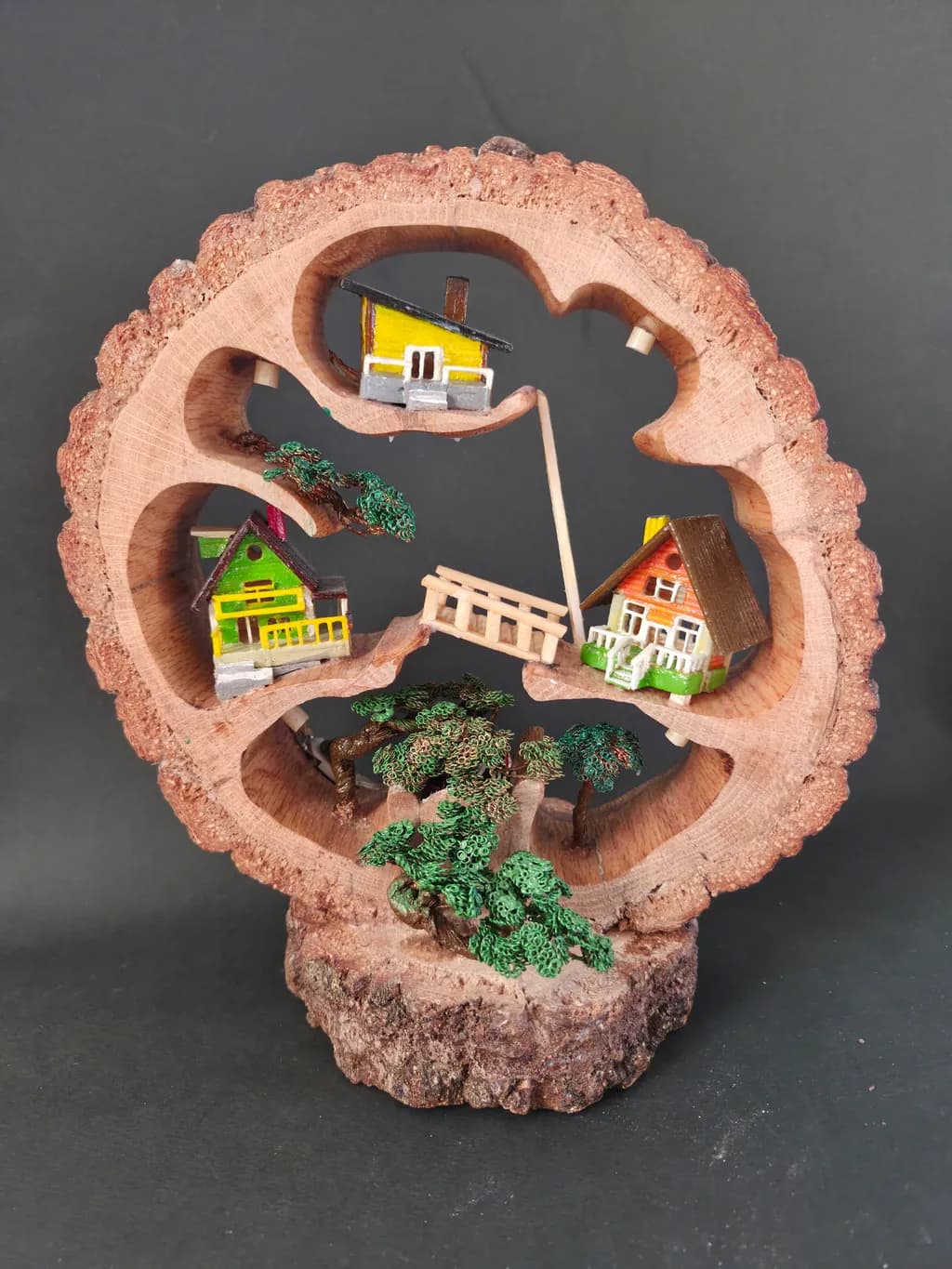 Woodland Village Cirque