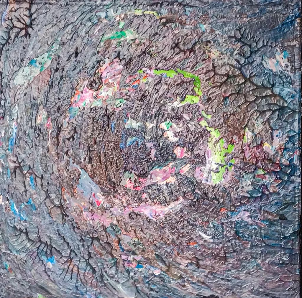 Cracked Luminescence
