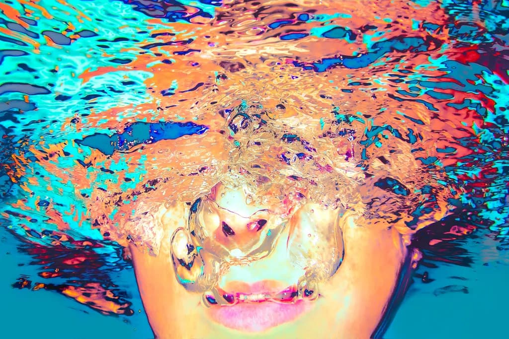 Vibrant Reflections: An Underwater Expression of Color and Emotion