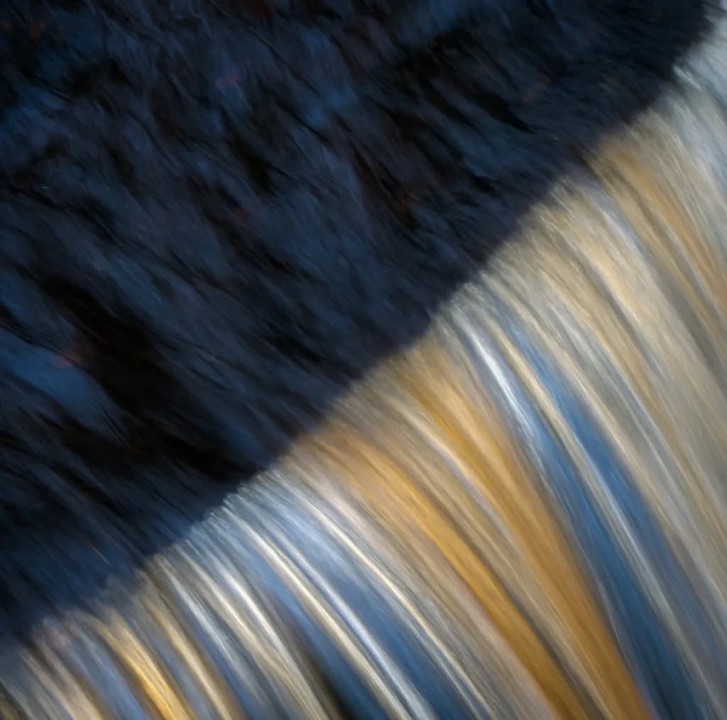 Blue and Amber Flow
