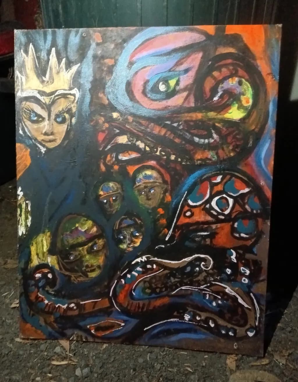 Crowned Gaze