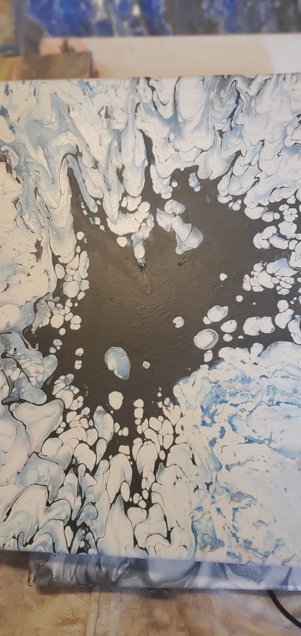 Black Swirl Fluid
