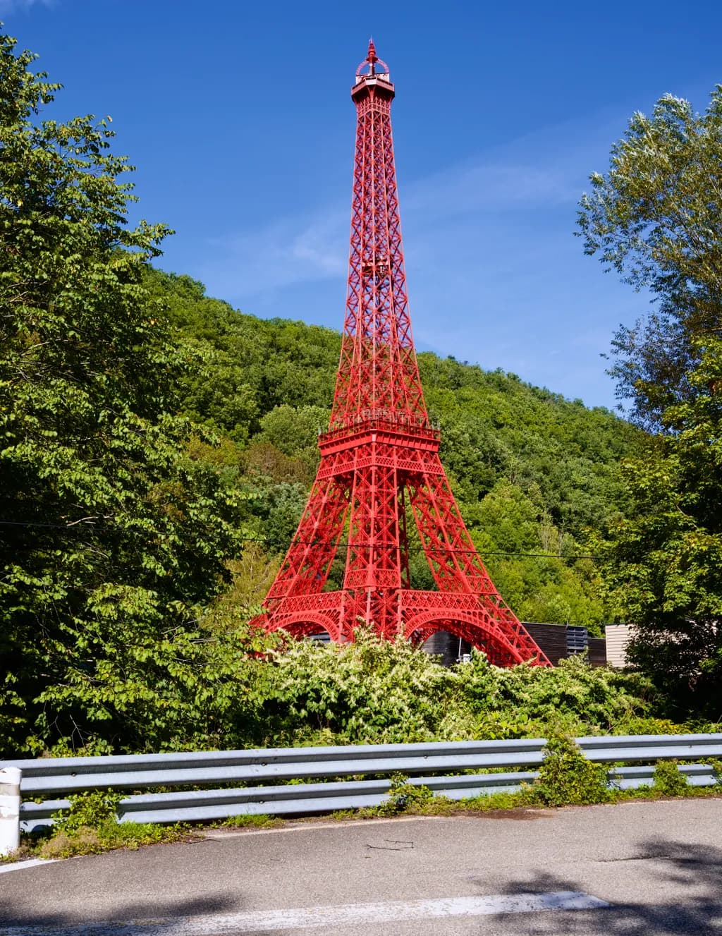 Red Eiffel Tower