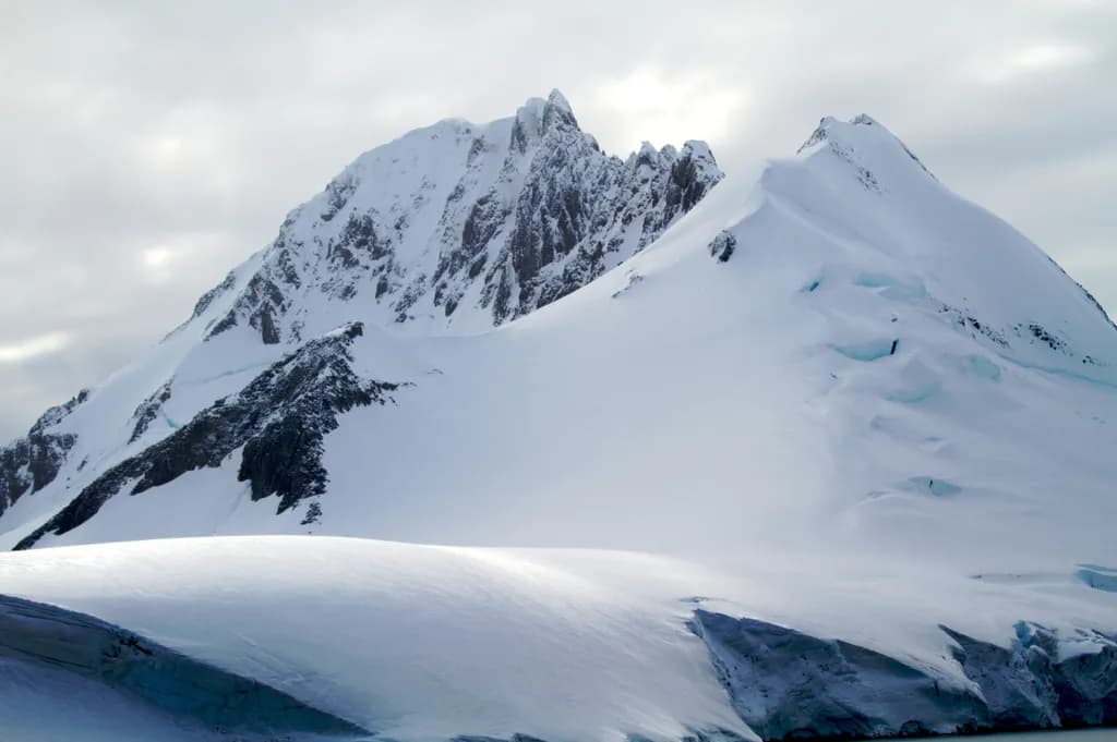 Antarctic Ridge
