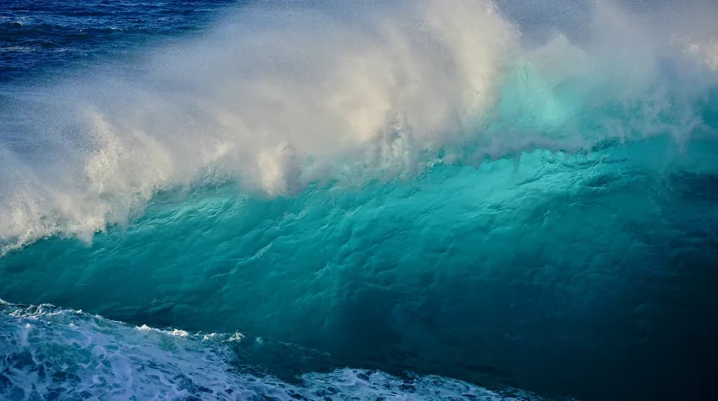 Ocean's Whisper: A Dance of Waves and Light