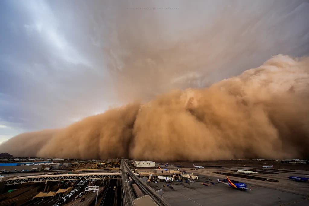 Dust Storm Arrival