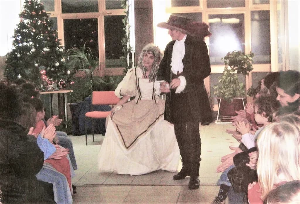 Siniša Posarić MAČAK U ČIZMAMA I MLADA KRALJEVNA