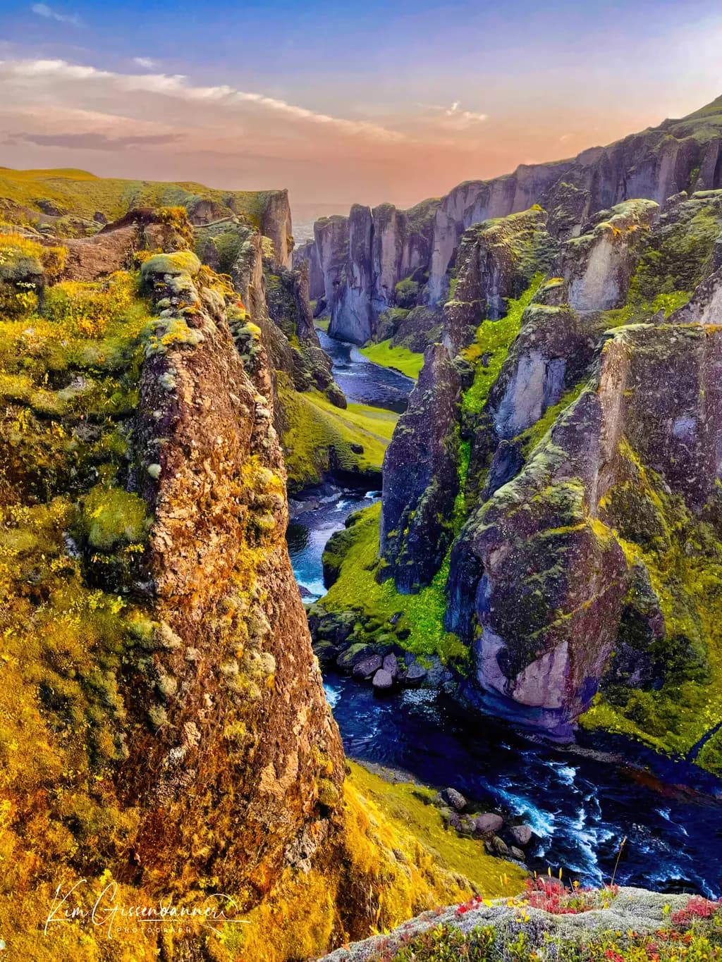 Fjaðrárgljúfur Canyon