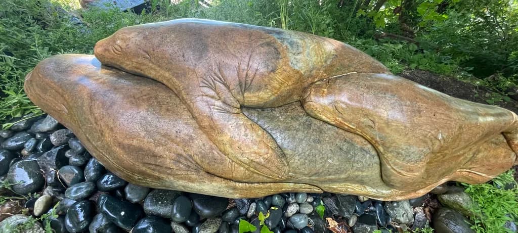Organic Stone Embrace