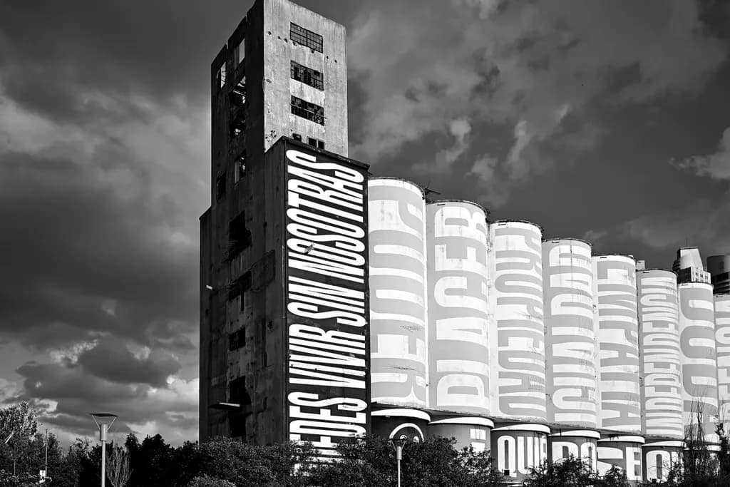 Urban Monochrome Dialogue