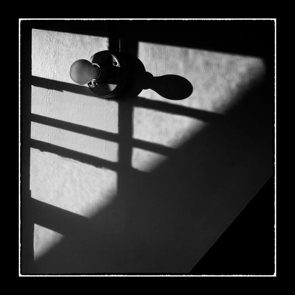 Shadow Handle
