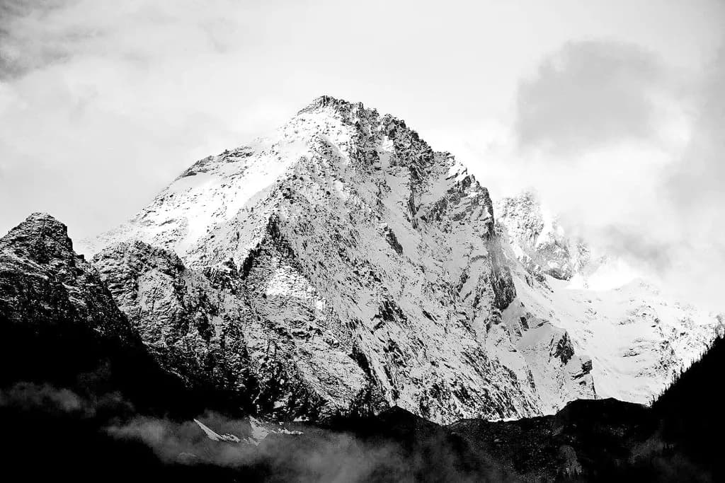 Majestic Peaks