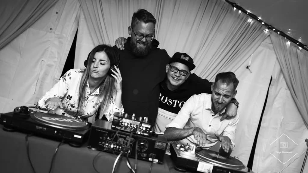DJ Connection