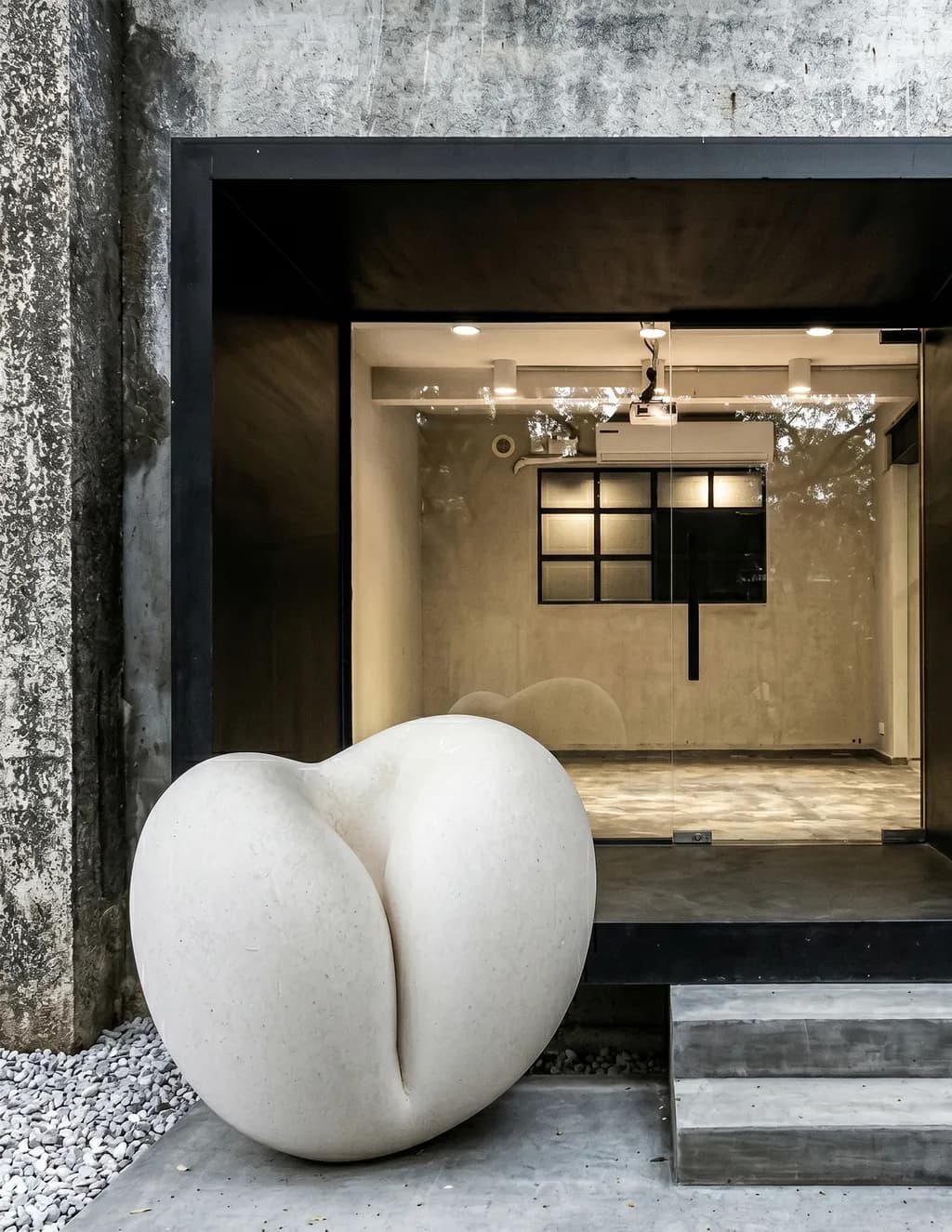 Crixo Sculpture