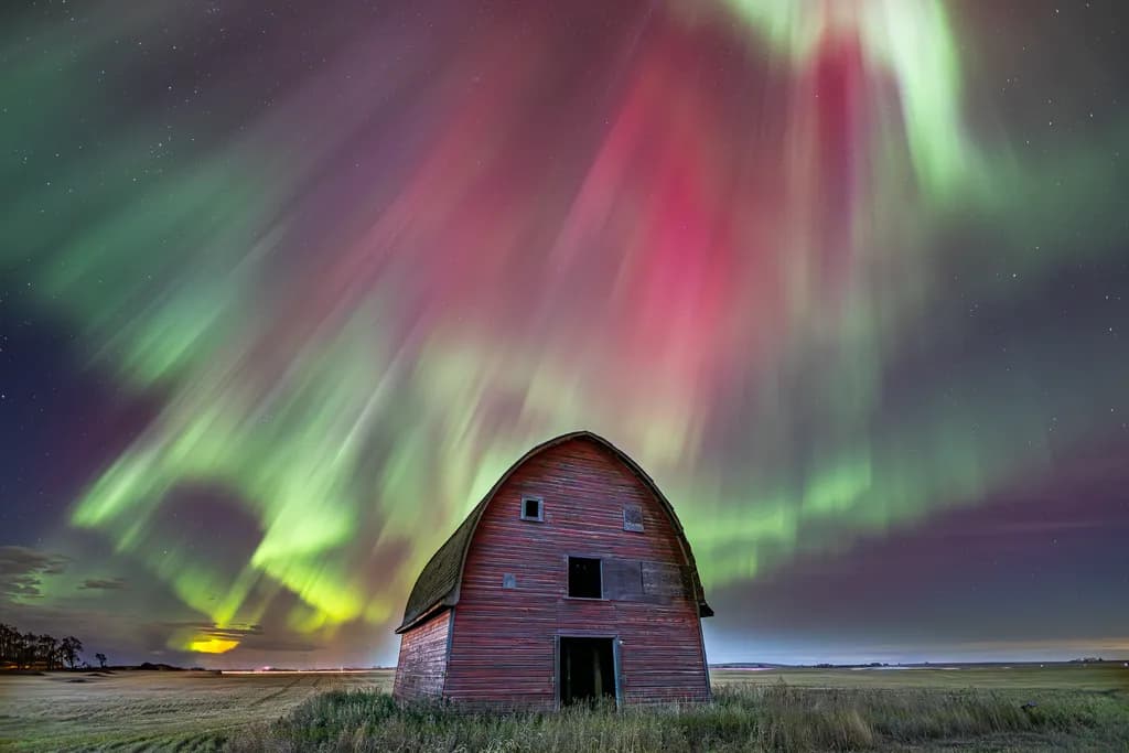Aurora Barn