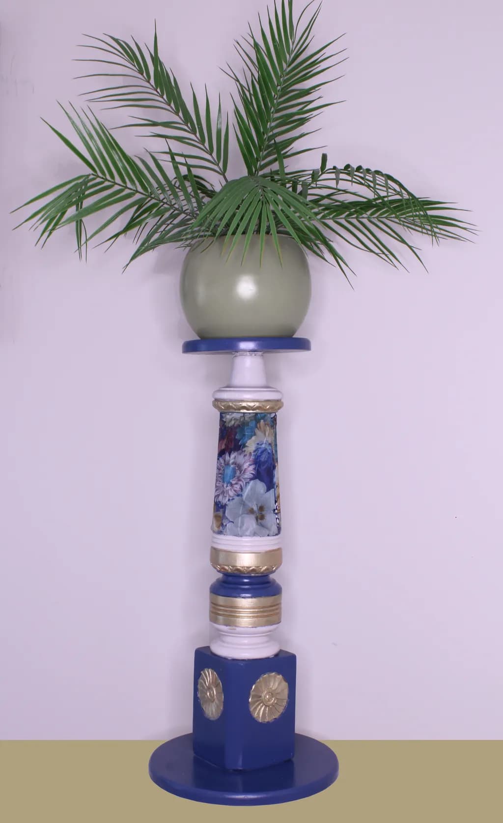 Blue Planter Elegance