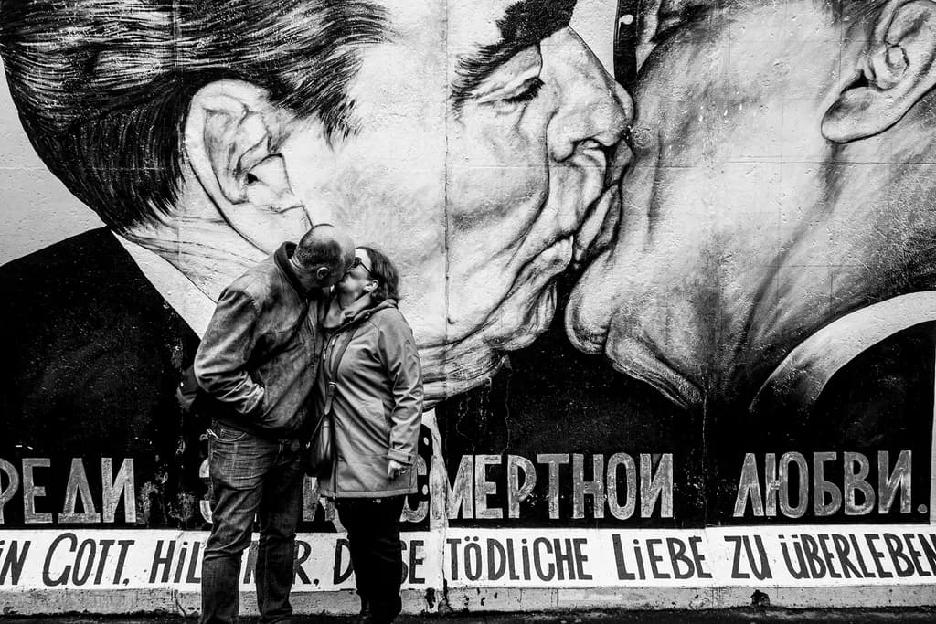 The Socialist Kiss