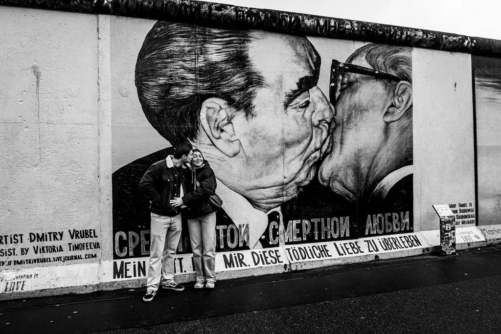 The Socialist Kiss