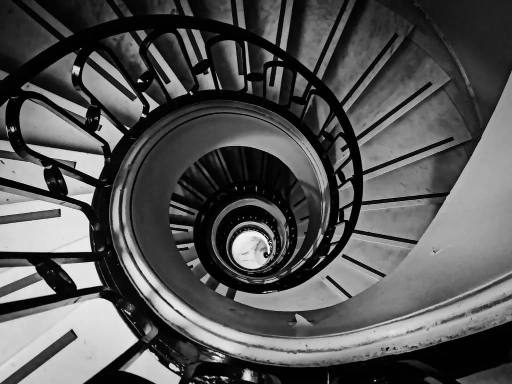 Spiral Staircase Pattern