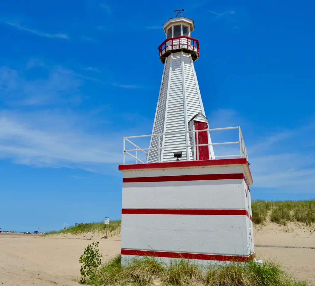 Red Stripe Beacon