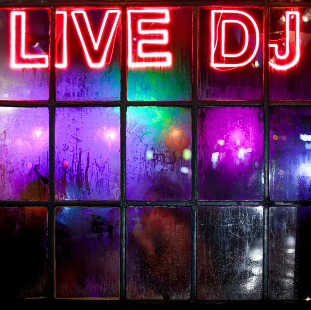Live DJ Window