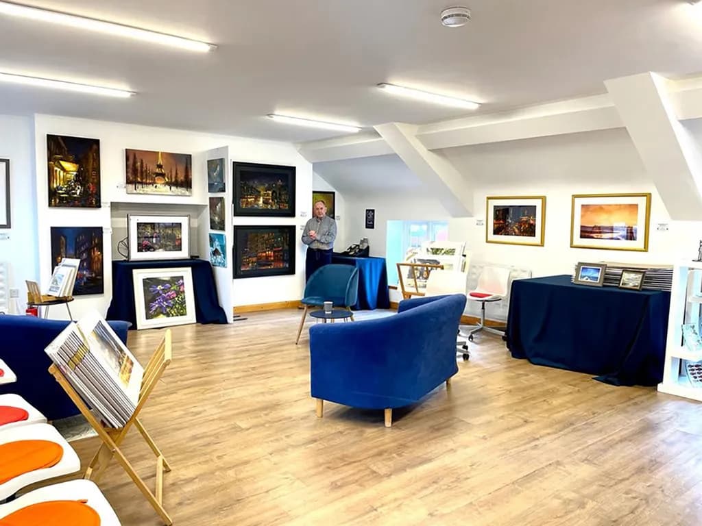Cozy Gallery Vibes