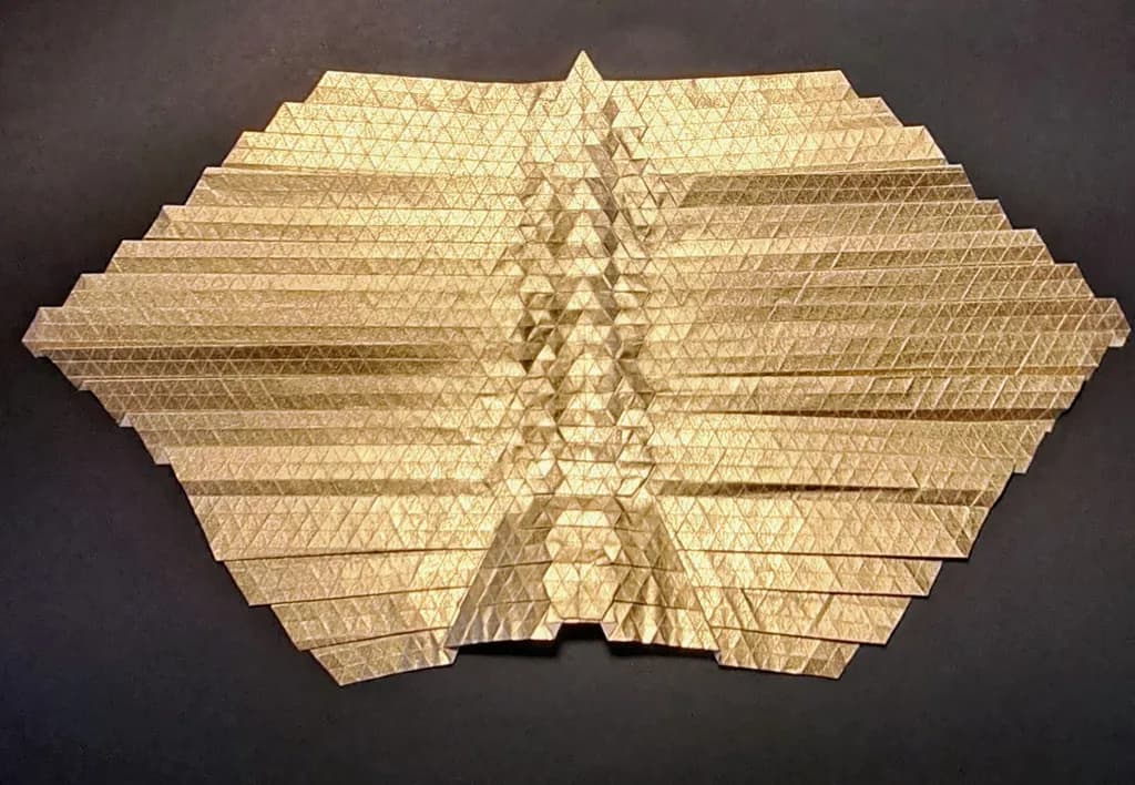 Golden Triangulation