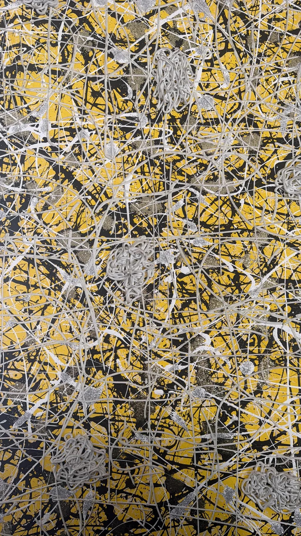 Tangled Currents