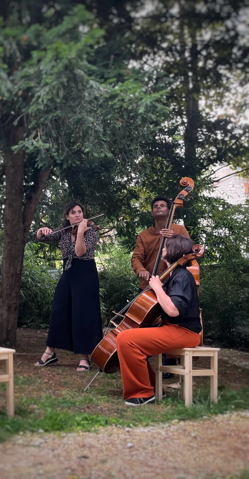 Dodeka Ensemble Performing Outdoors