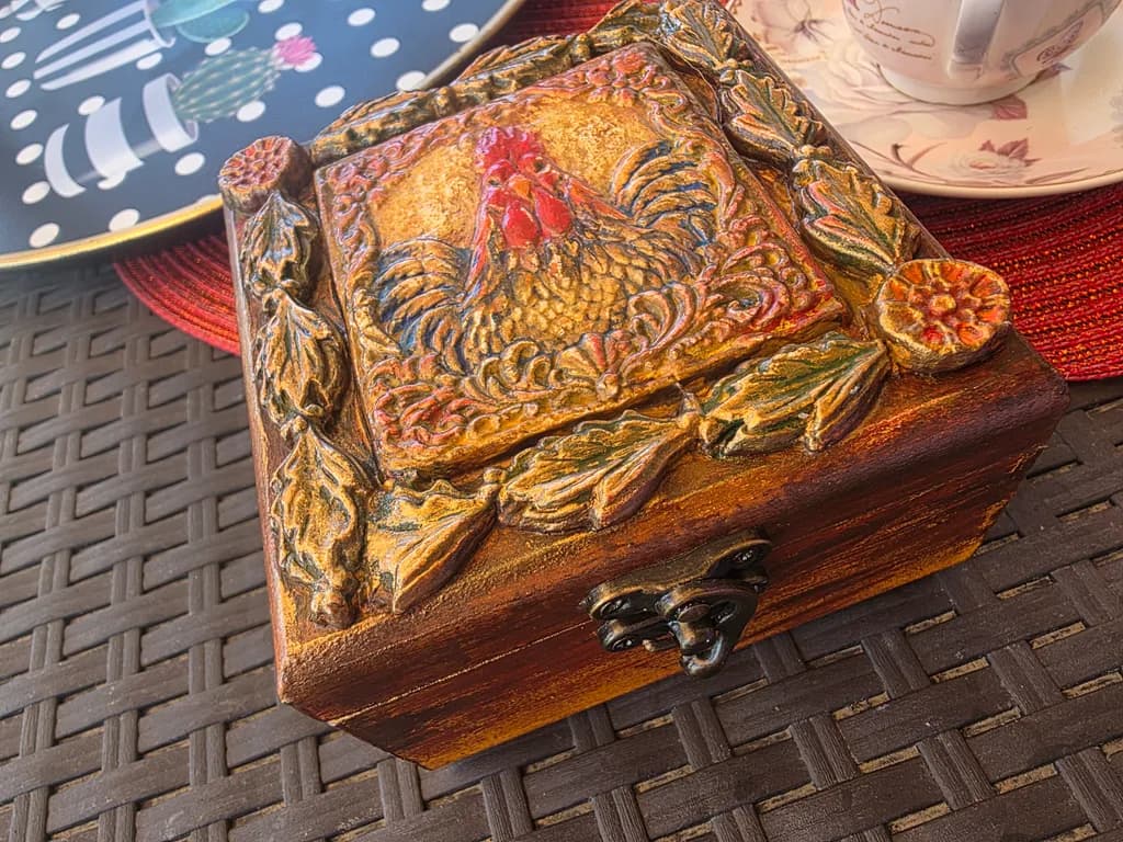 Rustic Rooster Keepsake Box