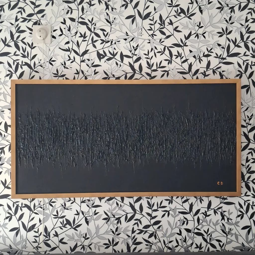 Textured Black Horizon